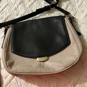 Kate Spade Devin Cobble Hill tan and black
crossbody handbag Purse